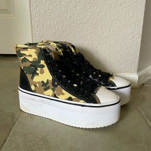 Steve Madden Platform Hightops
